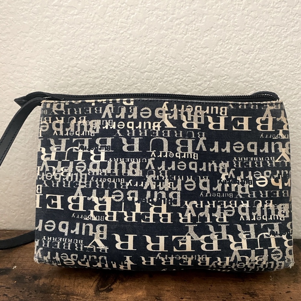 Vintage Y2K Burberry London purse